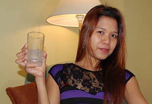 Beautiful Filipina MILF Strips To Show Her Cute LBFM Perky Tits